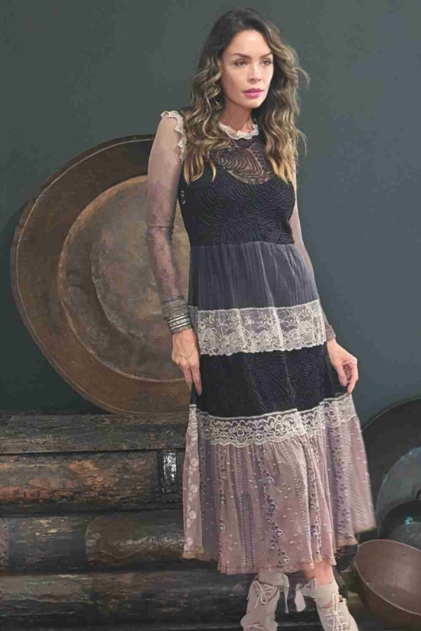 vestido midi renda folk manga longa - Image 4