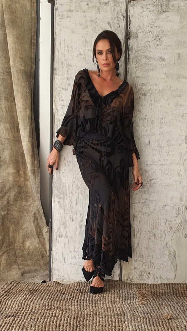 Conjunto de saia e blusa devore