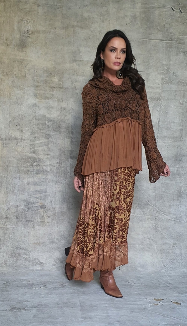 Conjunto de saia e blusa gola boba