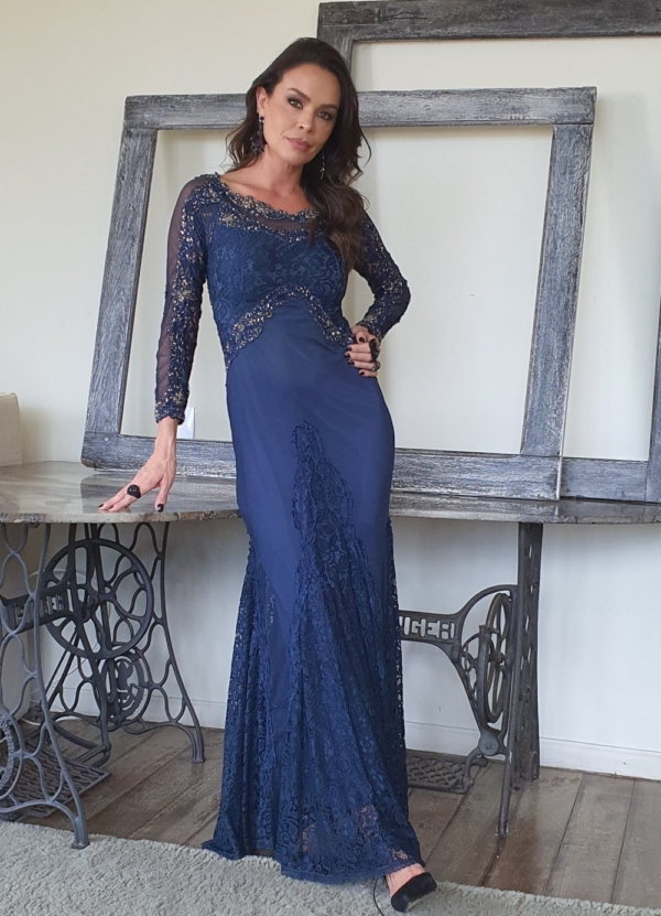 Vestido de festa bordado manga longa