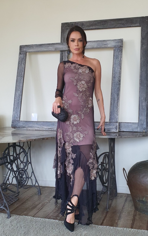 Vestido de festa bordado uma manga só