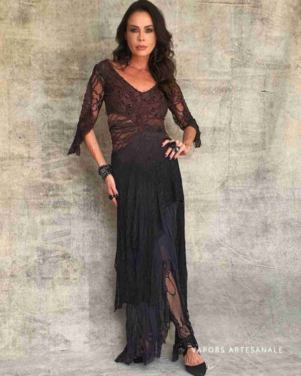 vestido longo boho chic busto bordado