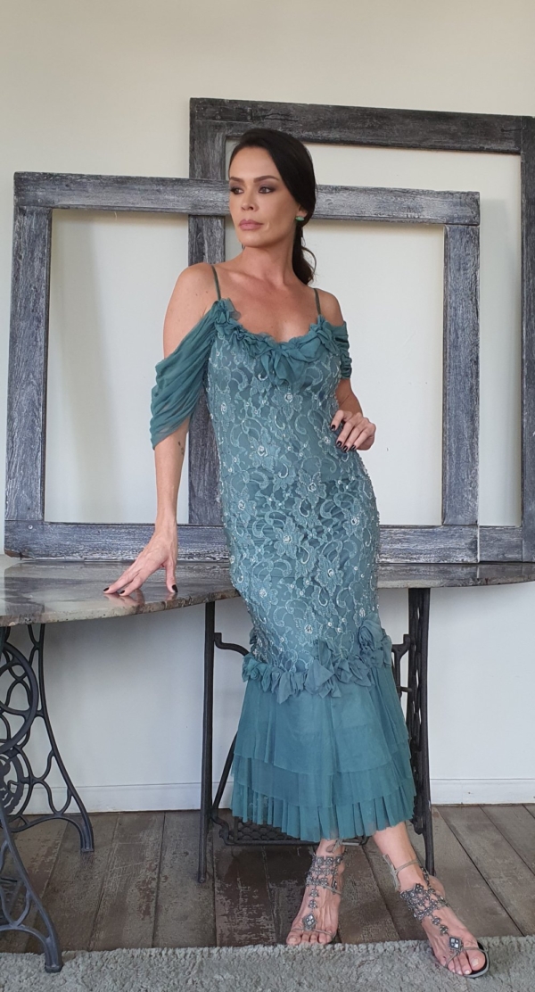 Vestido midi renda bordada