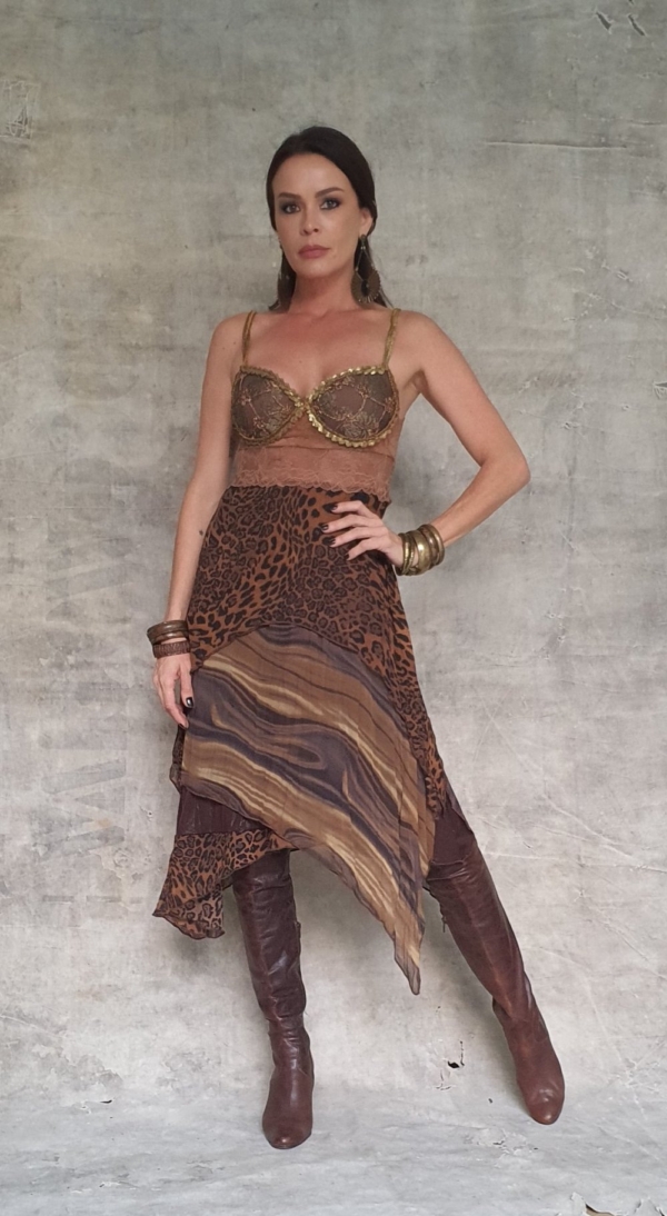Vestido curto bojo onça