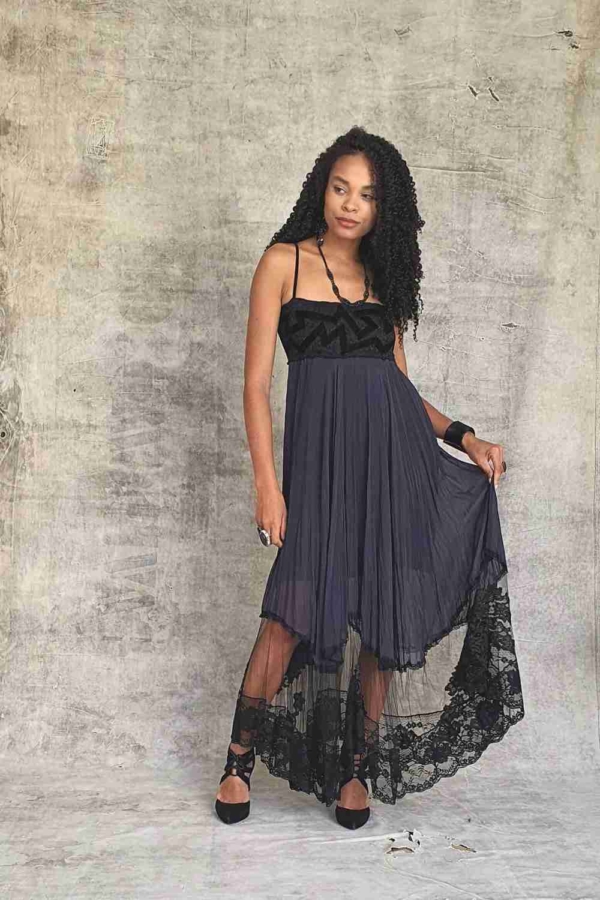 vestido longo alcinha acompanha casaco de tule