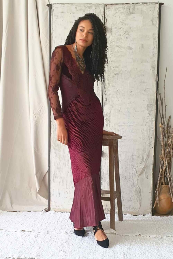 vestido longo decote V devoré manga renda