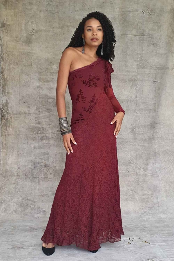 vestido longo uma manga só