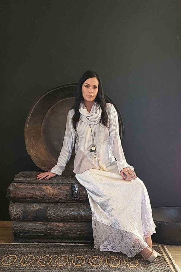 conjunto marfim de saia e blusa com gola role avulsa - Imagem 4