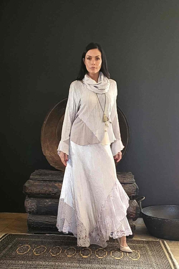 conjunto marfim de saia e blusa com gola role avulsa - Imagem 2