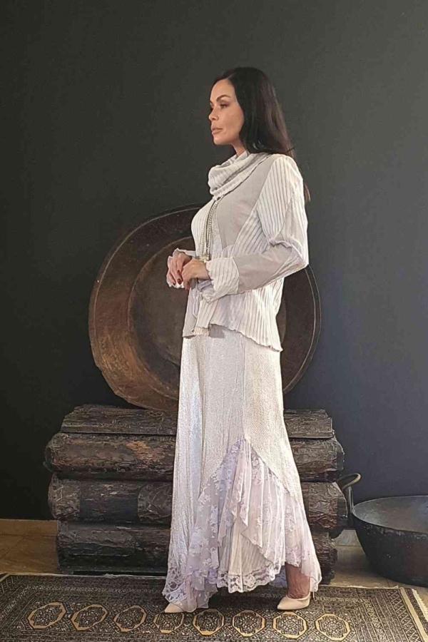 conjunto marfim de saia e blusa com gola role avulsa - Imagem 3