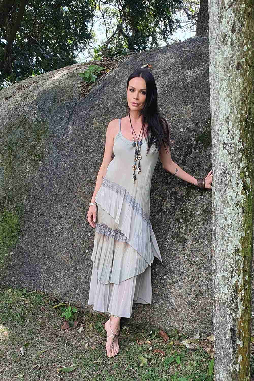vestido midi alcinha boho chic