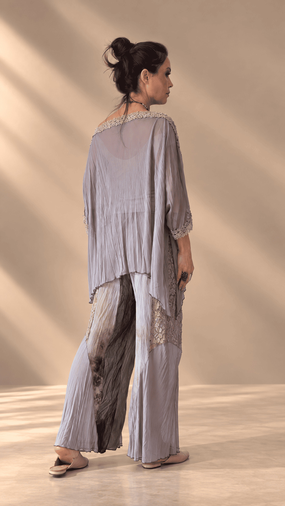conjunto de calça blusa crepe de seda renda - Imagem 2