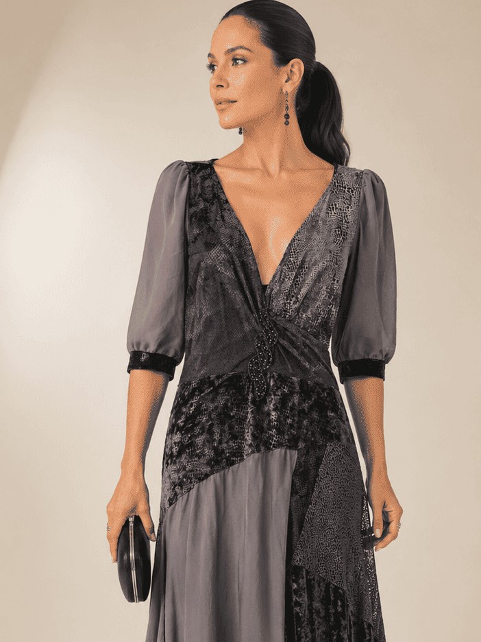 vestido longo detalhe piton broche decote - Imagem 2